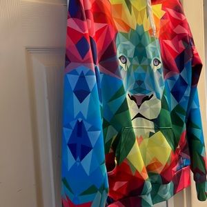 Hoodie lion jacket worn once. what size is Larger